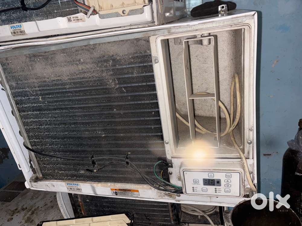 Ac on  rent  6500 in  Indirapuram