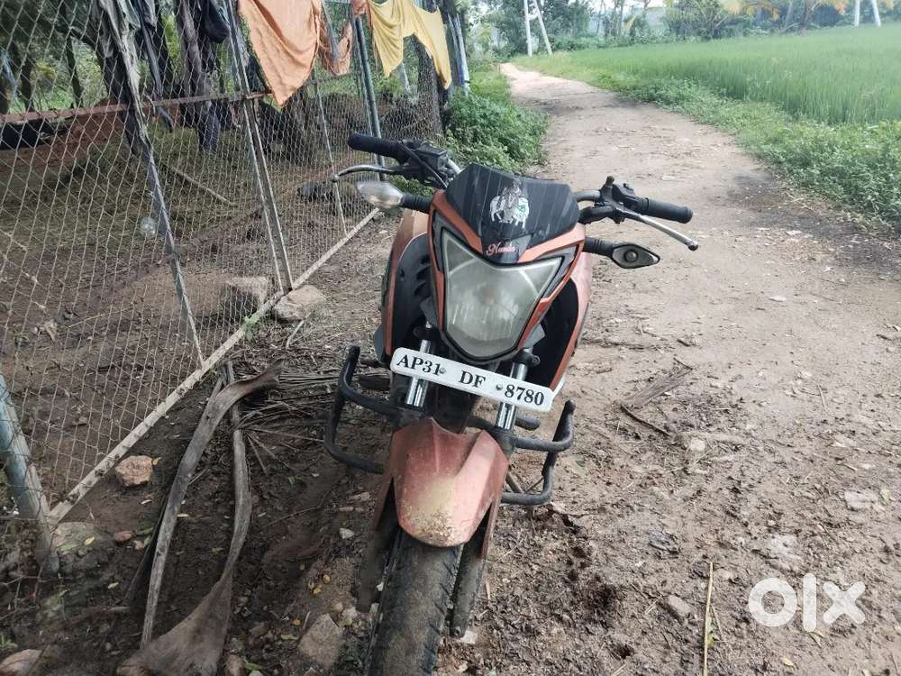 Honda hornet cb 160r