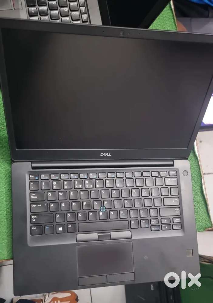 Dell laptop (i5/5thgen/8/256/)