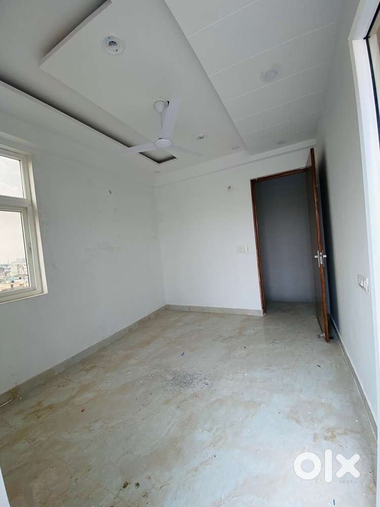 Ready to move 3bhk duplex flat in noida west sector 1 near ace city
