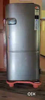 SAMSUNG REFRIGERATOR (FRIDGE)