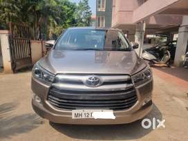 Toyota Innova Crysta 2.4 V 8 STR, 2017, Diesel