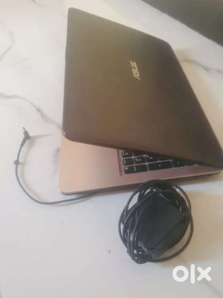 SELL OR EXCHANGE LAPTOP