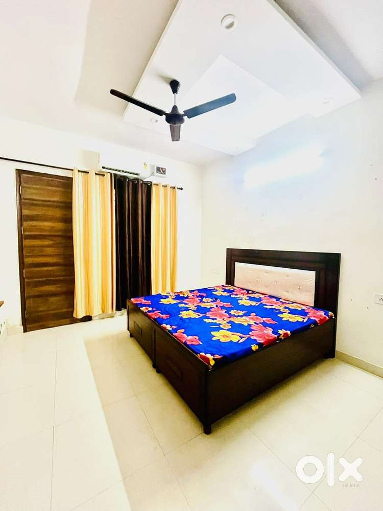 2Bhk flat for rent 22000/fully furnished sec 127 shivalik city kharar