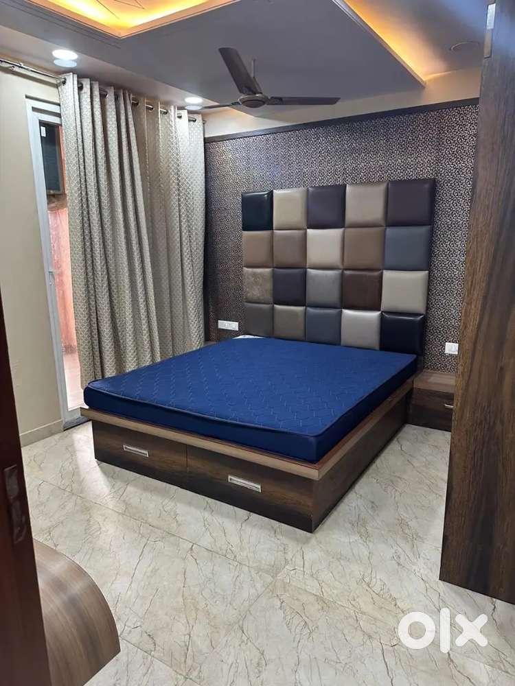 Flat good location near park school hospital luxurious apartment