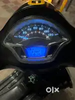 VESPA for sell just 6000 only use