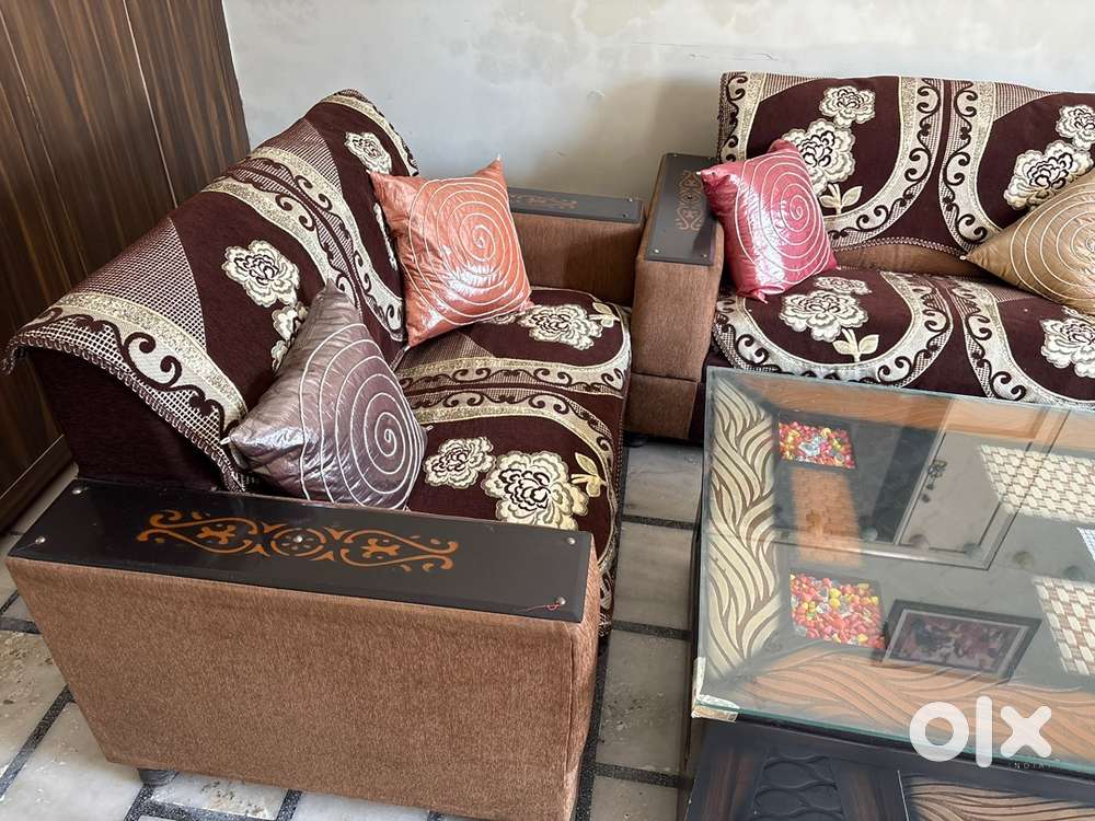 Sofa set three pcs