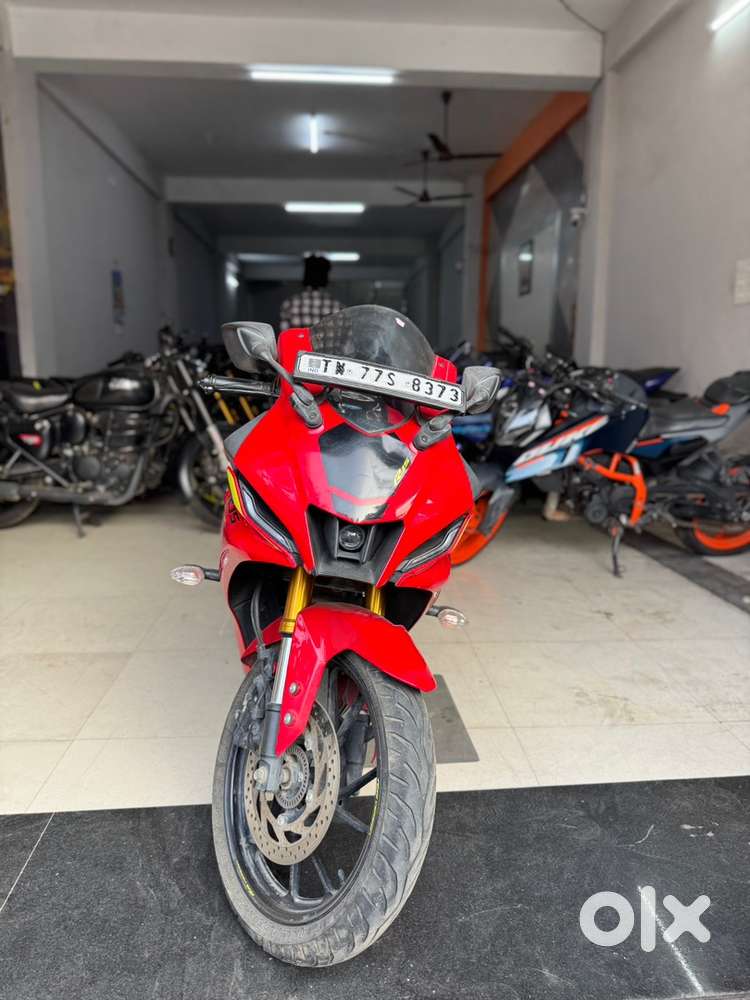 YAMAHA R15 V4 Mettalic Red 2023