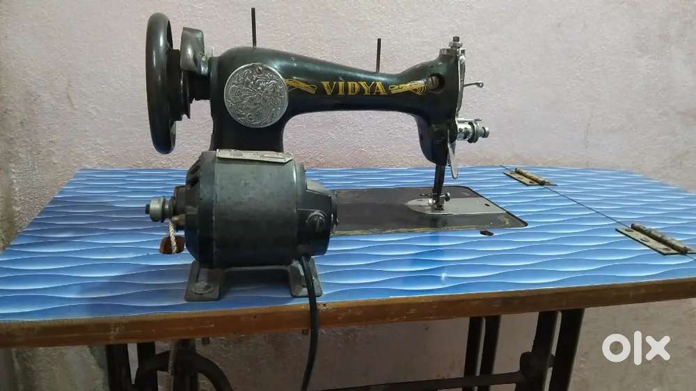 Sweing machine with motor