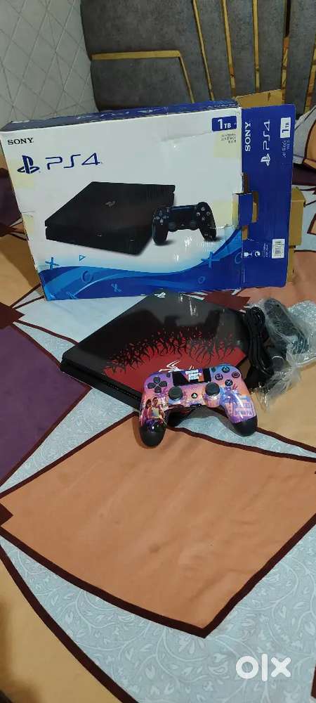 Ps4 1 tb like new condition