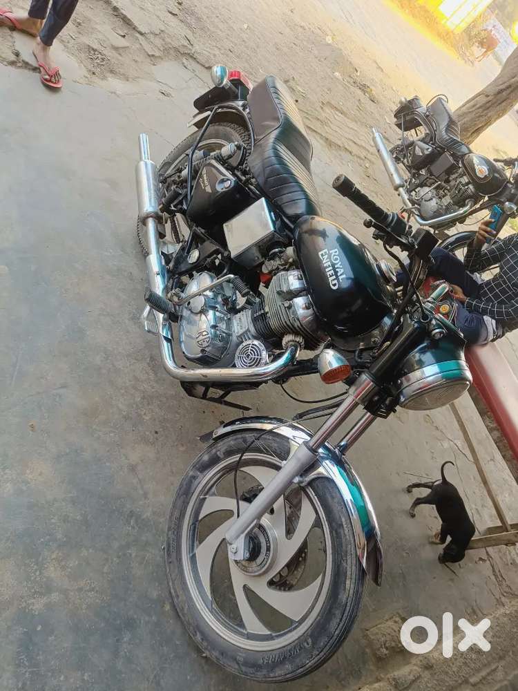 Want to sell my bullet mind condition new tyer new chain sat