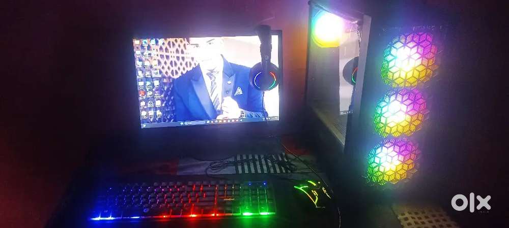 gaming desktop pc // selling
