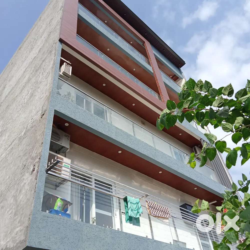 Builder floor for sale in balaji colony