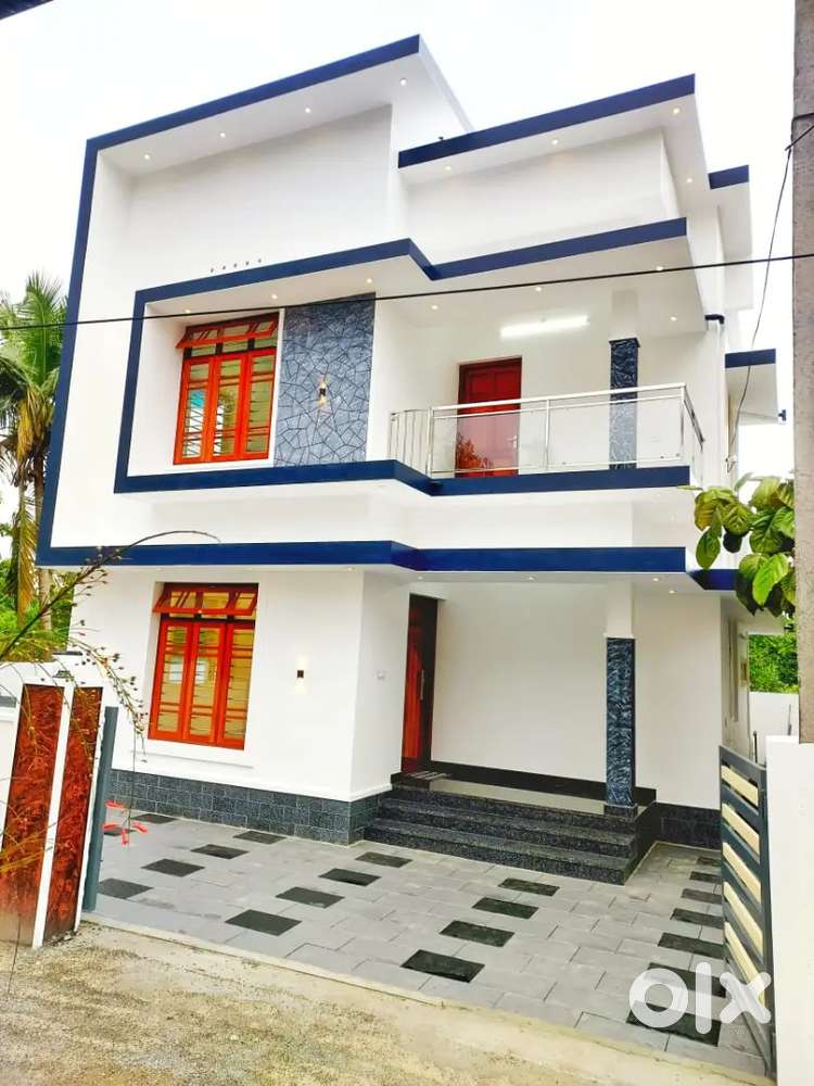 Edapally, Varapuzha 
3 cent, 1250 sqft, 3 bhk, N.H just 600 mtr,