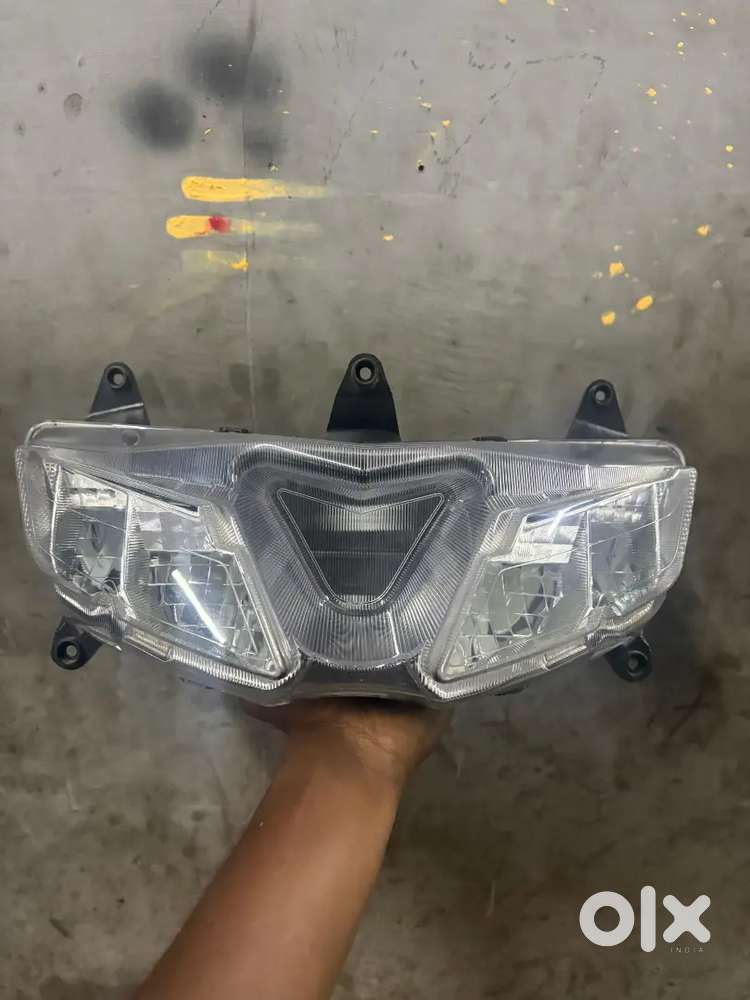 Yamaha R15 v3 Headlight assembly