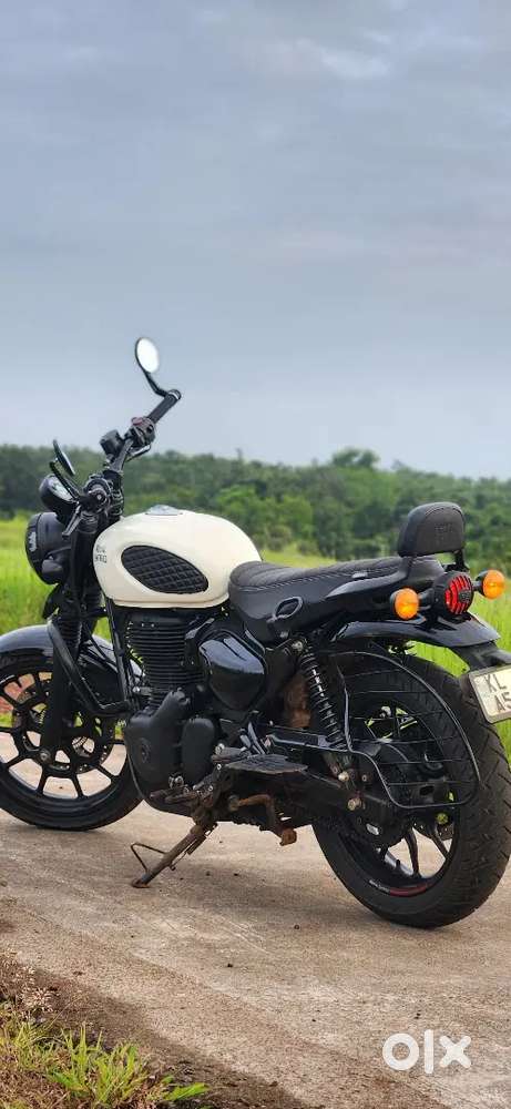 Royal Enfield hunter 350. 2023. 19000 km.
