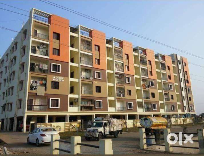 7 years old 2 bhk flat