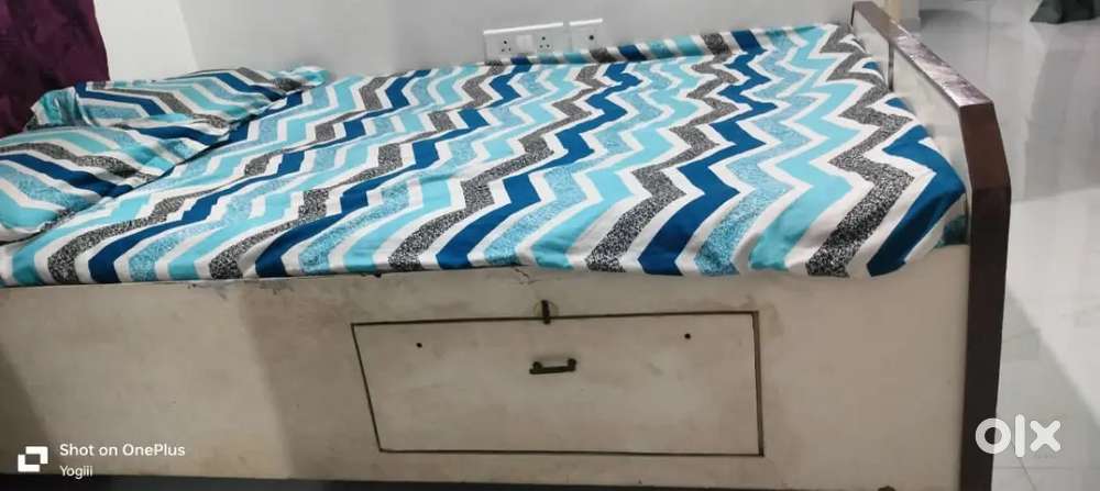 Original sagwan bed 5*6