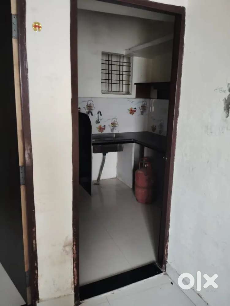1BHK FLATE FOR RENT BEHIND VYANJAN RESTAURENT KARODH