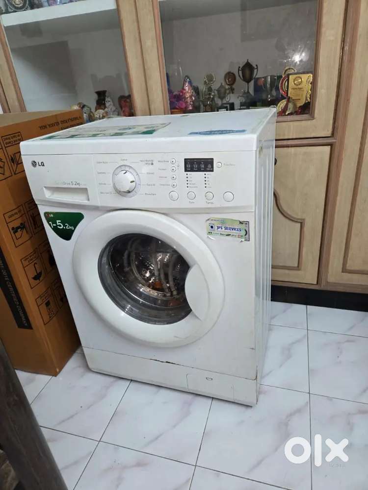 LG washing machine 5.2 kg front load