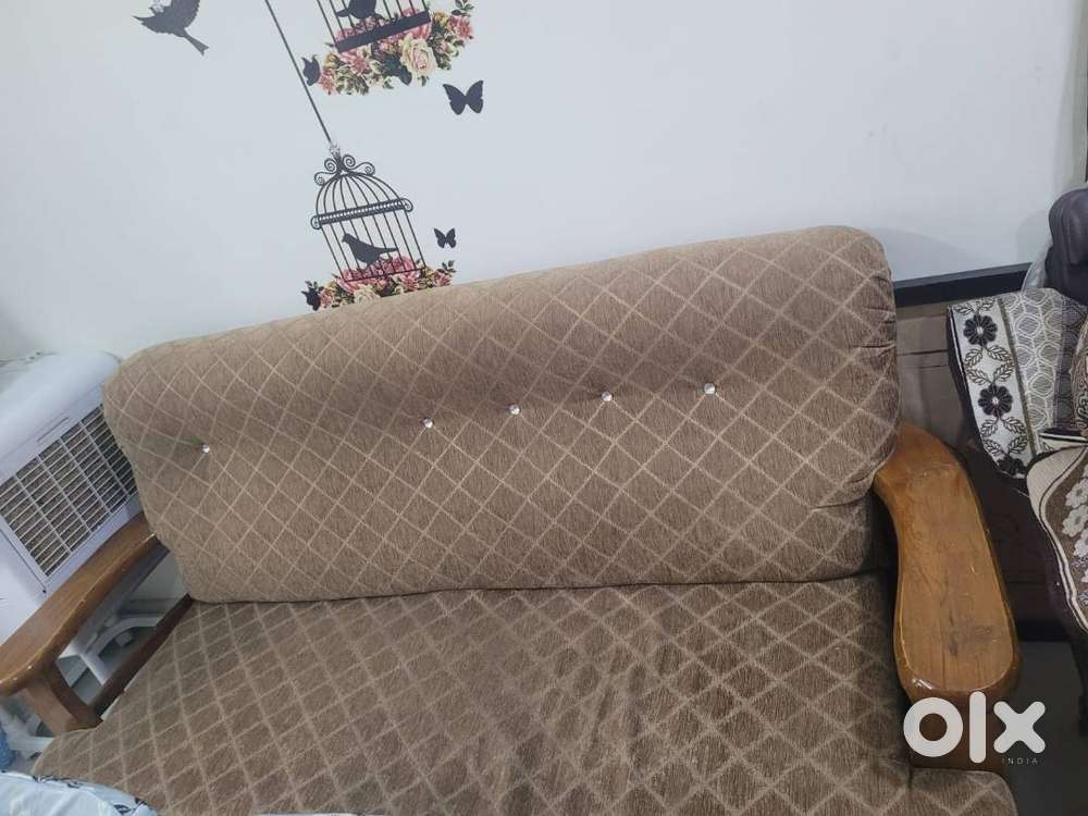 THE SET OF SOFA