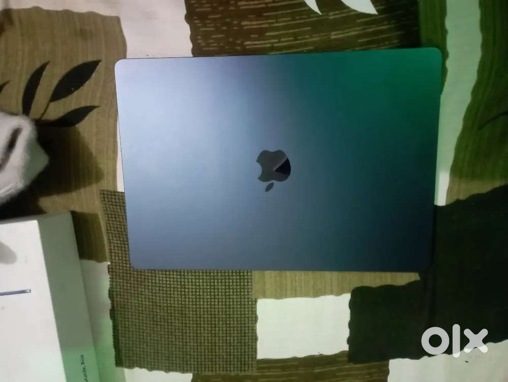 Apple Macbook Air M2 (15 , 2023) - Elegant, Powerful & Like New