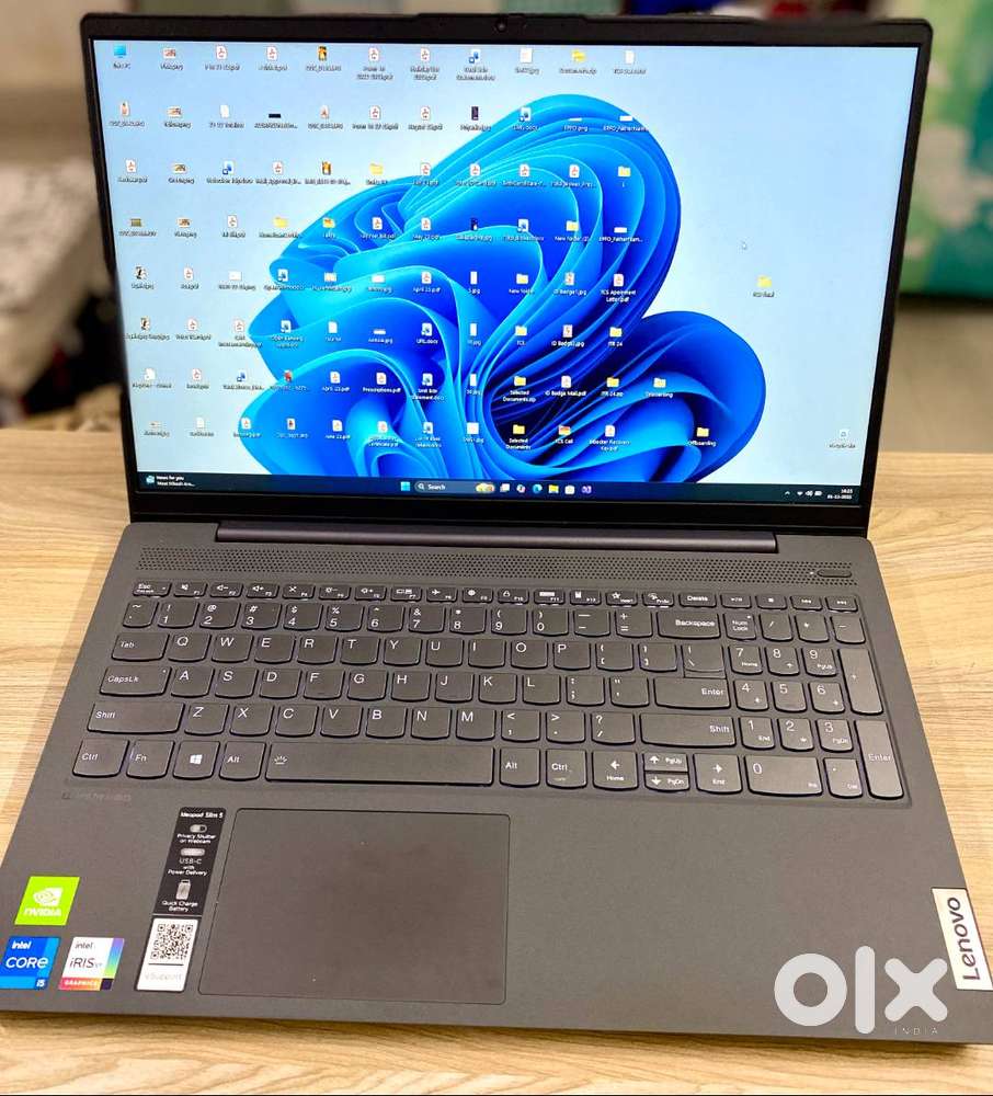 Lenovo IdeaPad Slim 11th Gen Intel Core i5 15.6 16GB 512GB SSD