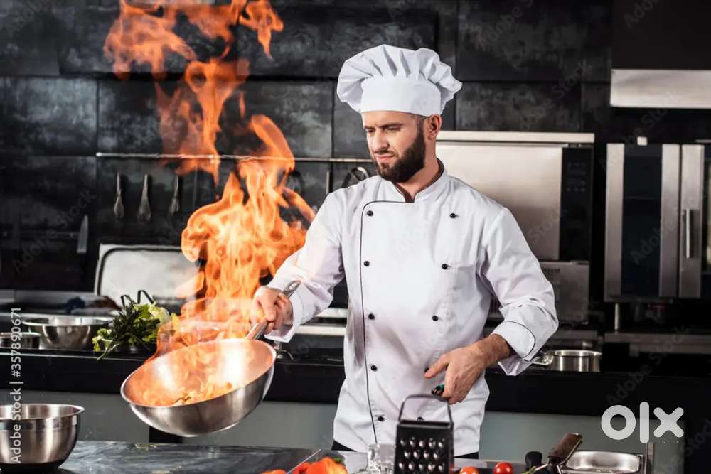 चाइनीज़ कुक चाहिए जो चाइनीज़ के साथ साथ पिज़ा बर्गर सैंडविच भी बना सके