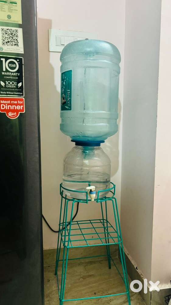 Water can with stand