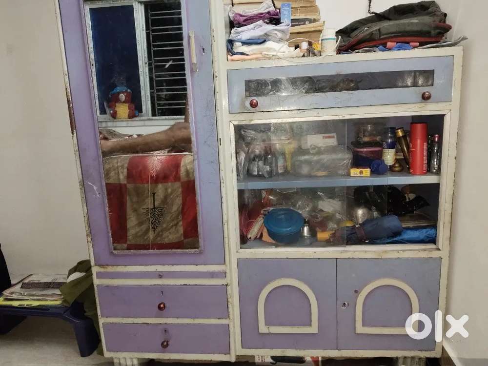 Showcase with mirror
