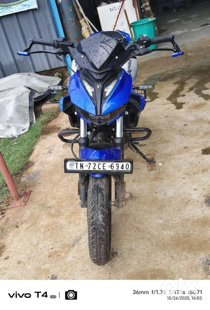 Single owner,low km,showroom record,prise nagtioble