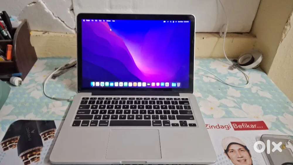 Apple macbook pro retina with charger