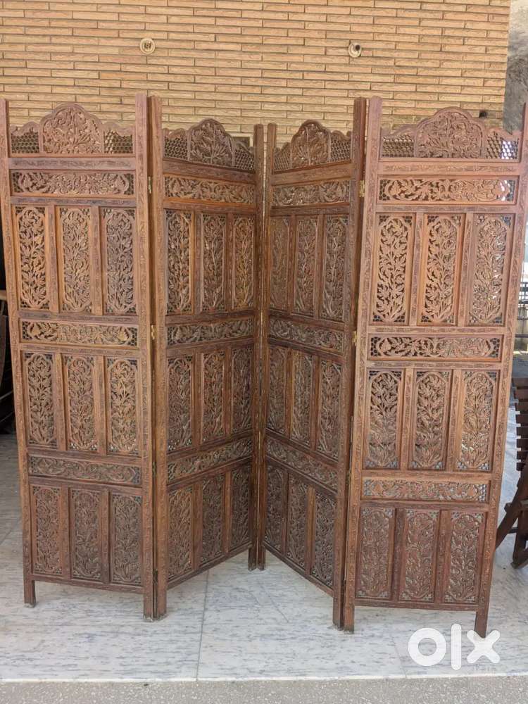 Folding Partition
