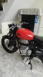 Classic 350 Red 2023 Showroom condition