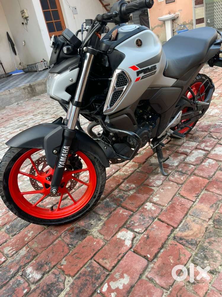 Yamaha fzs