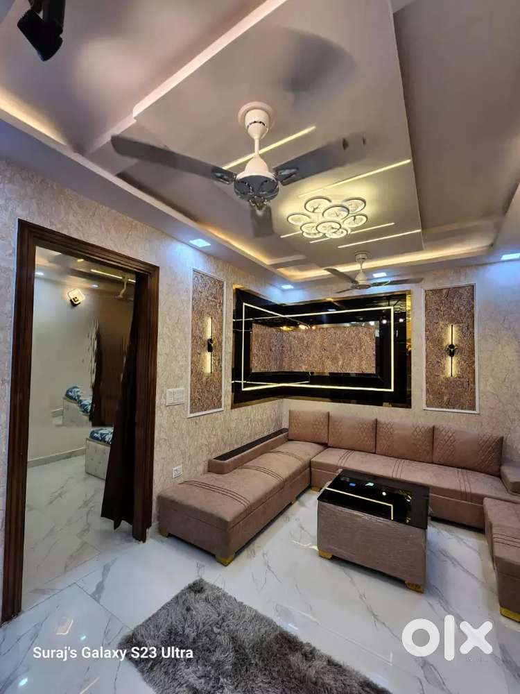 2bhk 65gaj semi furnished floor with car parking near by metro