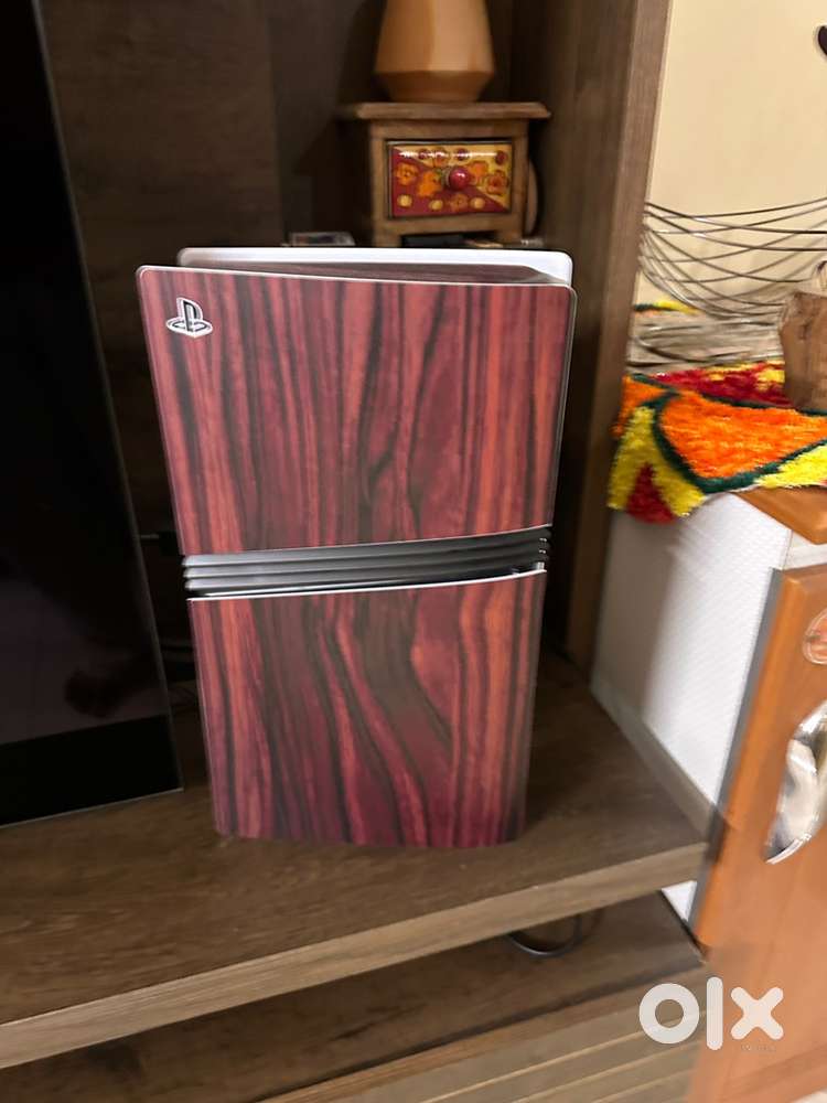 Ps5 pro 6TB Rare machine with 4 controllers