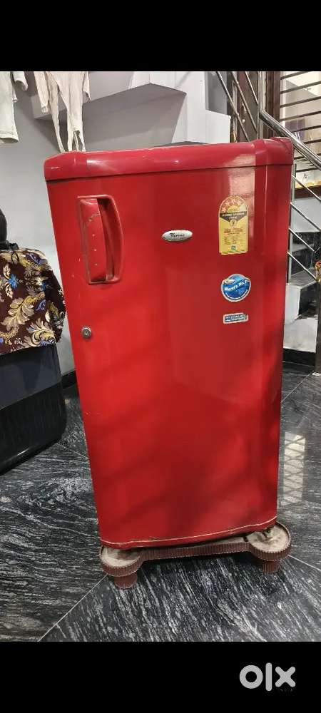 Whirlpool Fridge 165 liter
