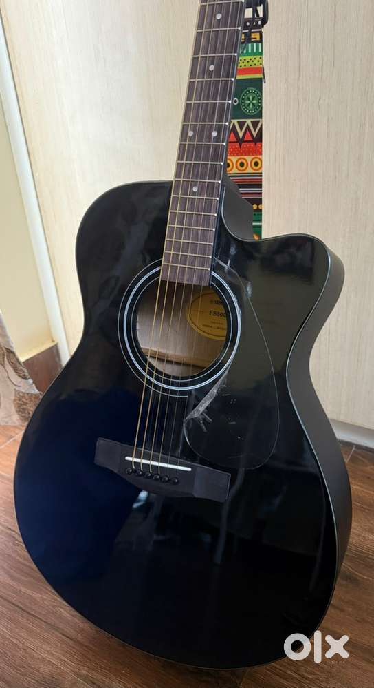 Yamaha FS80C Concert Cutaway Acoustic Guitar – Black