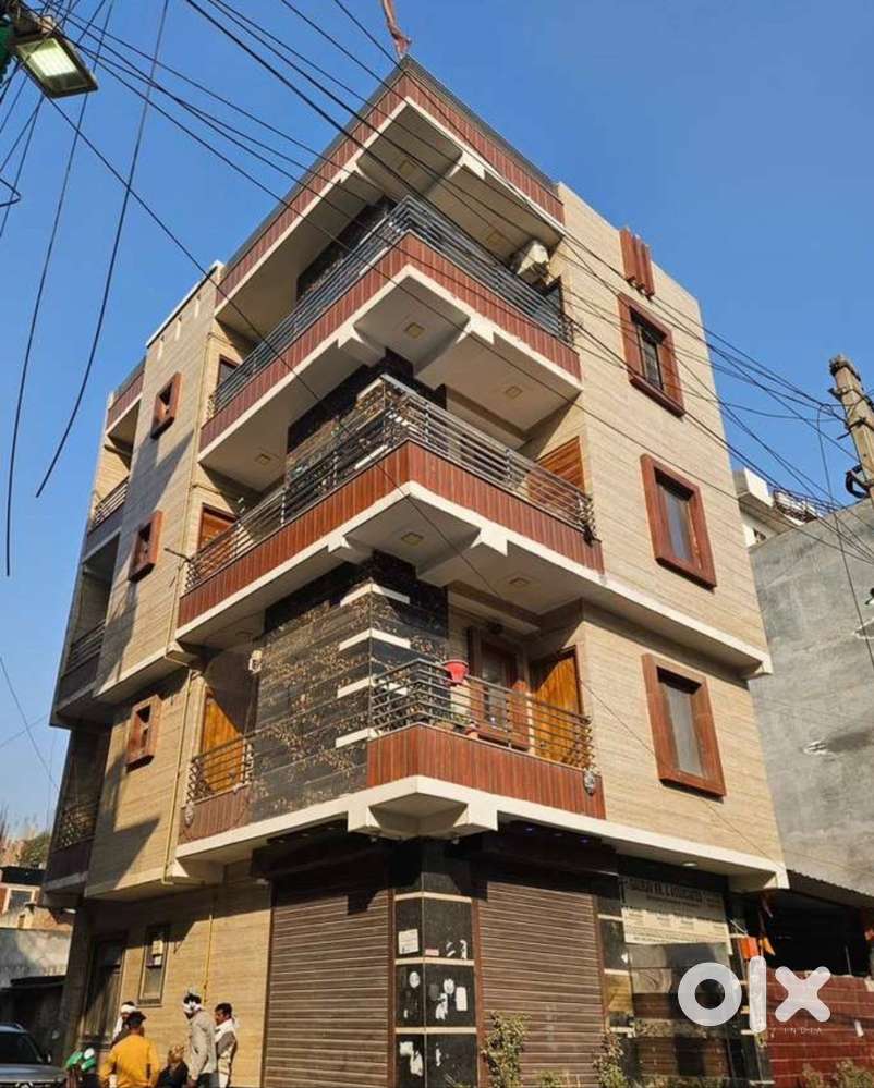 Roommate Required