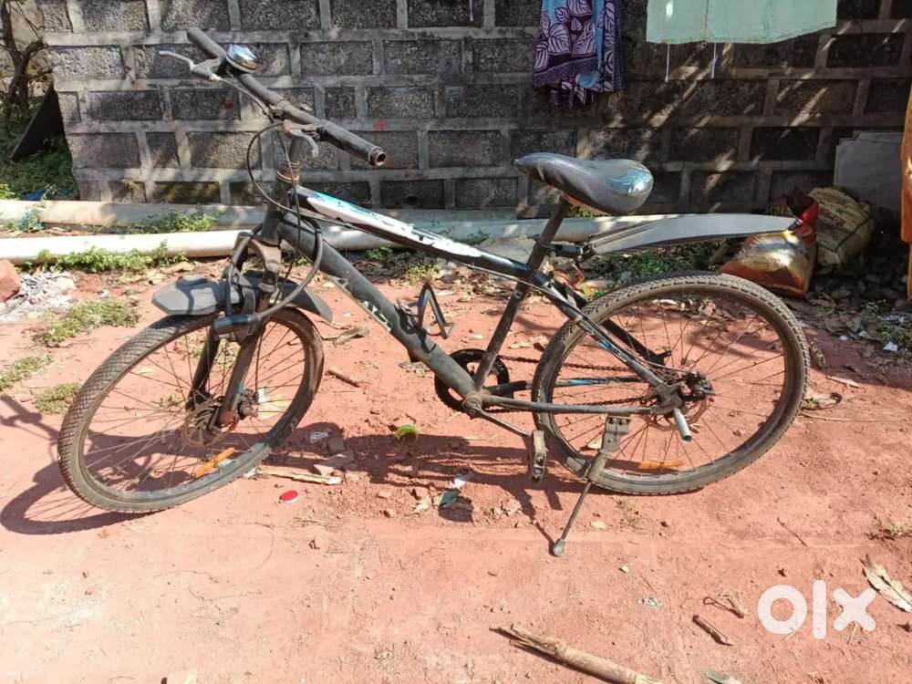 Streethawk Kids Bicycle in Black colour