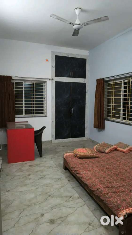 2bhk flat available in smriti nagar only for family