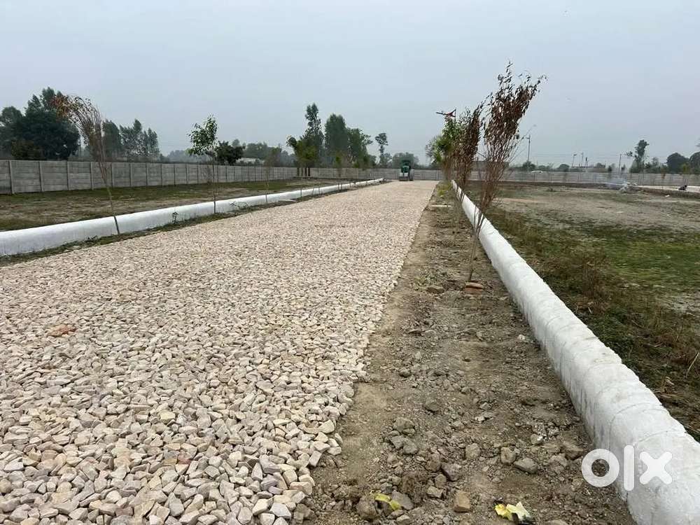 बेहतरीन सोसायटी में प्लॉट खरीदे 30 और 35 फीट रोड पे LDA से NOC