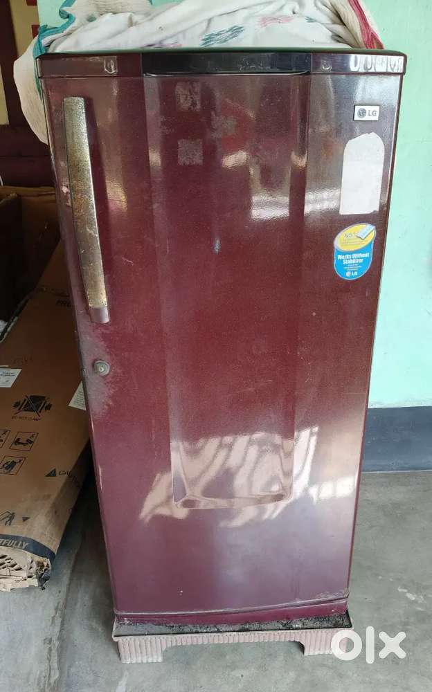 A fridge in  averagee condition
