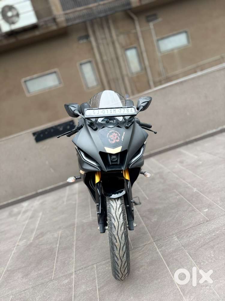 YAMAHA R15 V -4
