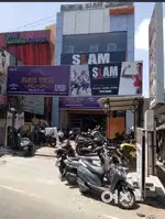 Commercial building for sale main road property