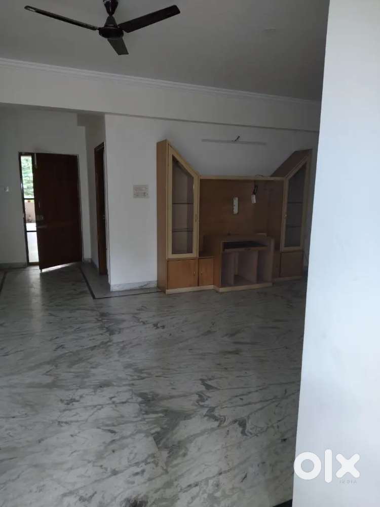SOMAJIGUDA CENTRAL LOCATION, 3BHK VASTU NEAR MAIN-ROAD WELL MAINTAINED