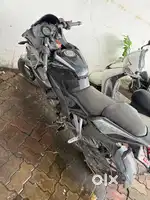 Bajaj pulsar RS200