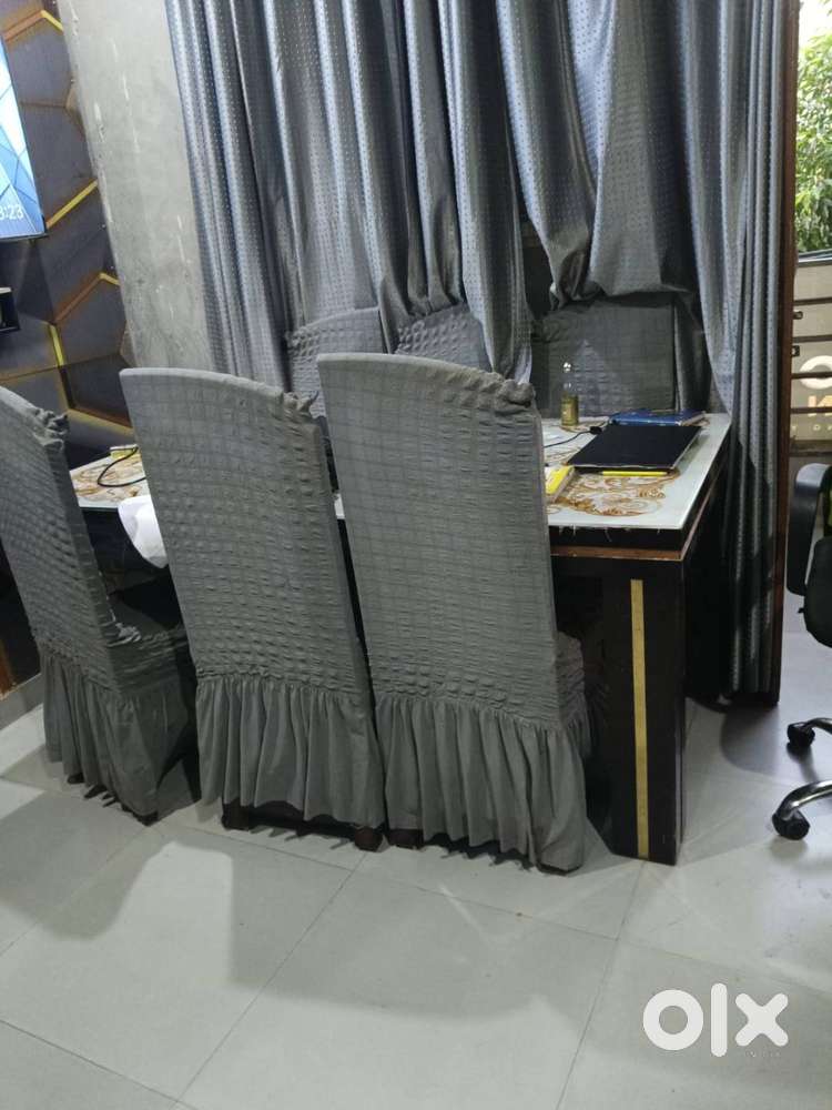 Dining Table with 6 chair