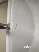 Parryware Washbasin with tap